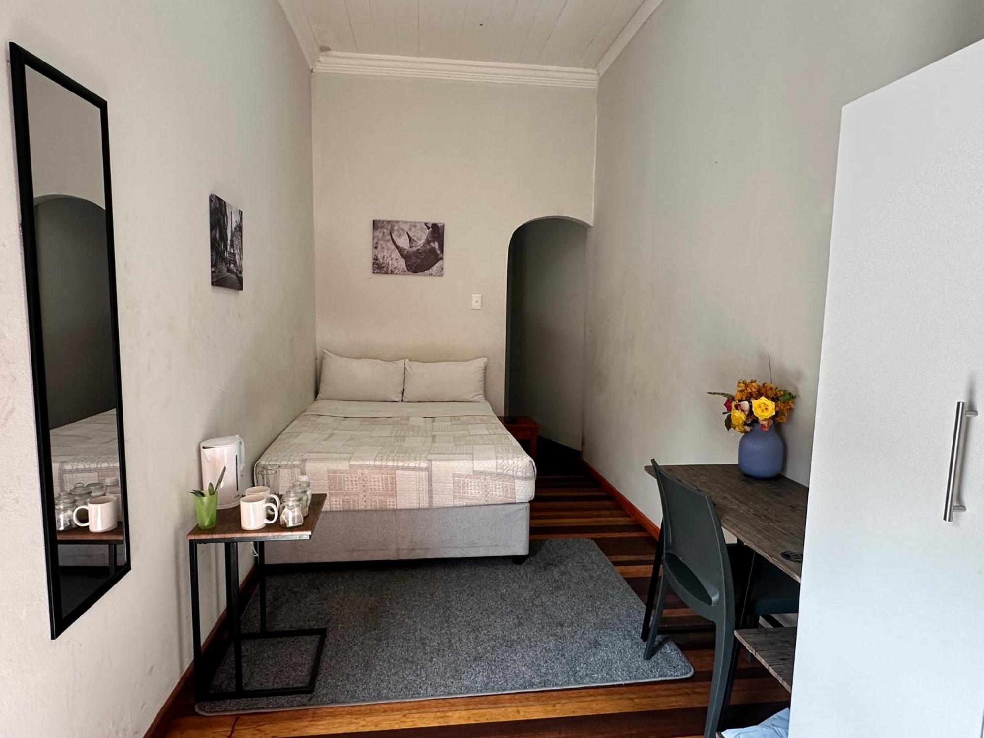 Hide On Rees Guest house East London